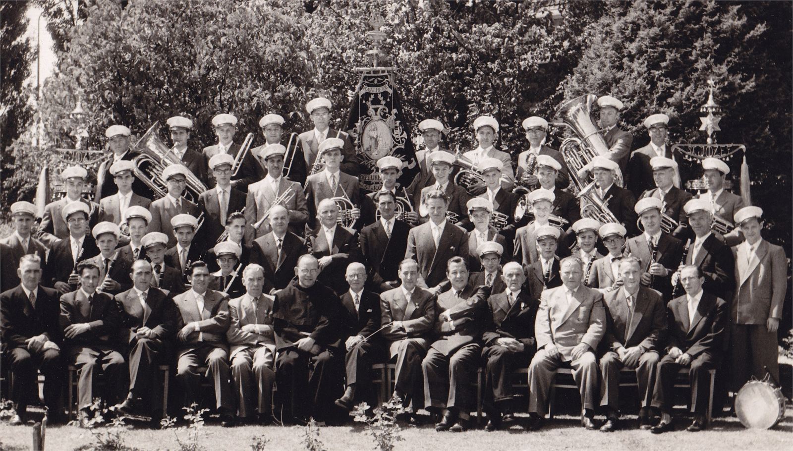Het orkest rond de overgang van fanfare naar harmonie